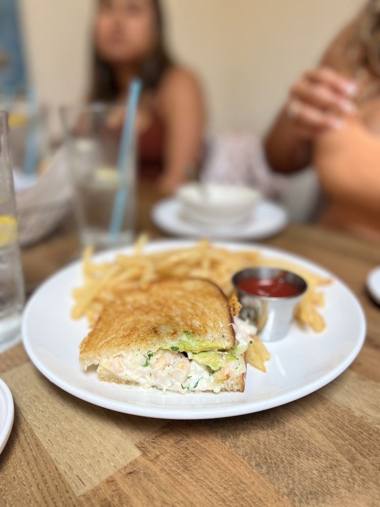 VIVOLO’S CHOWDER HOUSE 1890 Photos & 1918 Reviews 127 Central Ave