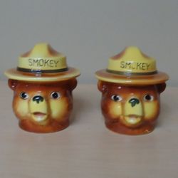 Bo Kay Florist & Memories Antiques - Smokey the Bear salt/pepper shakers