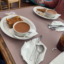 Grilled cheese tomato soup
