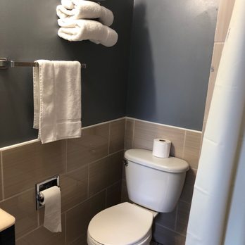 West Wind Motel - New remodeled bathrooms - Hotels Near Me - West Chicago, Illinois West Wind Motel - New remodeled bathrooms - Hotels Near Me - West Chicago, Illinois