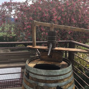 Weisinger Family Winery - Lovely winery just off 99 in South Ashland - Wine Tasting Room Near Me - Ashland, Oregon Weisinger Family Winery - Lovely winery just off 99 in South Ashland - Wine Tasting Room Near Me - Ashland, Oregon