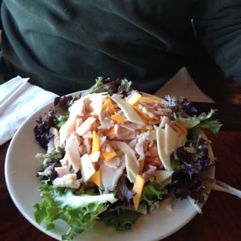 Cascade Locks Ale House - Chef Salad...no wilted lettuce here! - Burgers Near Me - Cascade Locks, Oregon