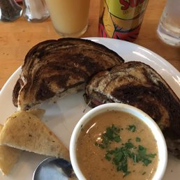 Ham and cheese with Hungarian mushroom soup - the soup was sooo good! Ham and cheese with Hungarian mushroom soup - the soup was sooo good!