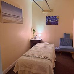 Sunny Massage