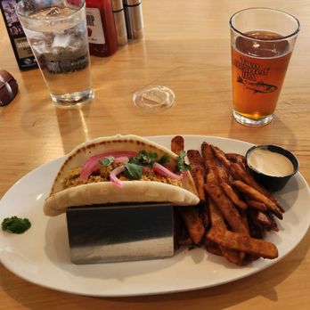 West on Warren Gallery + Grill - Chicken Shwarma lunch - American Near Me - Middlebury, Indiana