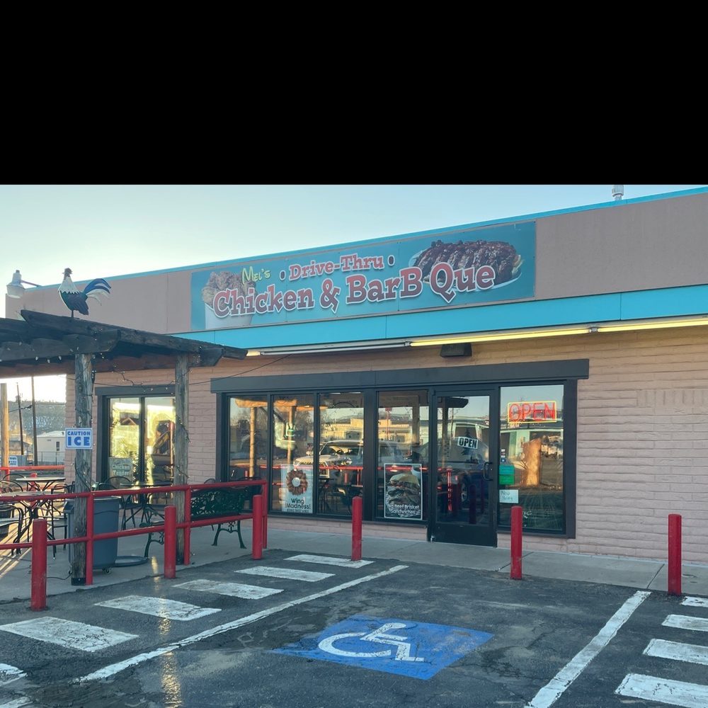 Mel’s Drive Thru Chicken & BBQ, Cuba Roadtrippers
