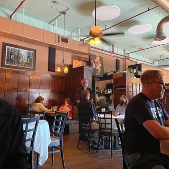 The Tasting Room - Cocktail Bars Near Me - Winter Garden, Florida