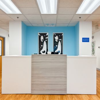 HQ County Farm Rd - Shared Office Spaces Near Me - Winfield, Illinois HQ County Farm Rd - Shared Office Spaces Near Me - Winfield, Illinois