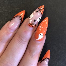 Royal Nails & Spa - Halloween nail art