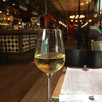 VIDA Amsterdam - Some good Albariño - Spanish Near Me - Amsterdam, New Hampshire