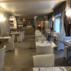 Le Moeche - The dining area