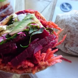 Bang Bang - Veggie Wrap with beetroot, carrot, avocado and feta