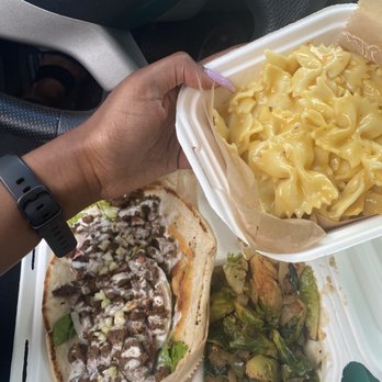 The Reizod Vegan Experience - Spicy Lamb gyro, brussel sprouts and Mac and cheese! - Vegan Near Me - Columbia, South Carolina