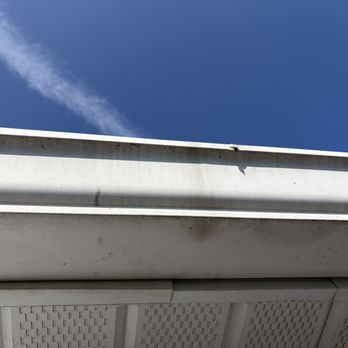 Mackey’s Pressure Washing - Filthy gutters that were supposed to be pressure washed - Pressure Washers Near Me Mackey’s Pressure Washing - Filthy gutters that were supposed to be pressure washed - Pressure Washers Near Me