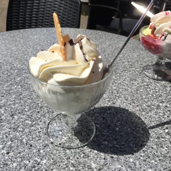 Eiscafe Röhling - Ice Cream & Frozen Yogurt Near Me - Hamburg, HH Eiscafe Röhling - Ice Cream & Frozen Yogurt Near Me - Hamburg, HH