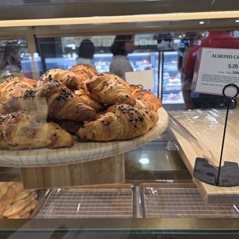 Tous les Jours - Bakeries Near Me - Honolulu, Hawaii Tous les Jours - Bakeries Near Me - Honolulu, Hawaii
