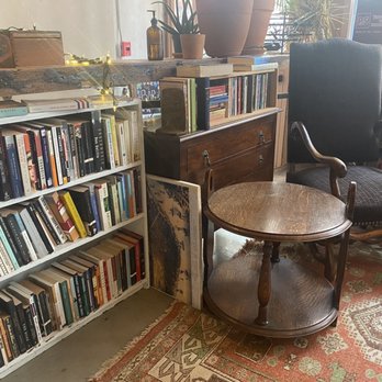 Fourth Wall - Reading area - Coffee & Tea Near Me - New Orleans, Louisiana Fourth Wall - Reading area - Coffee & Tea Near Me - New Orleans, Louisiana