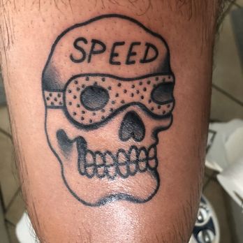Flying Daggers Tattoo Parlor - Tattoo Near Me - Pomona, California