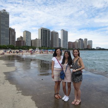 Oak Street Beach - Oak Street Beach with the Chicago skyline in the background. This photo was taken facing north. - Beaches Near Me - Chicago, Illinois