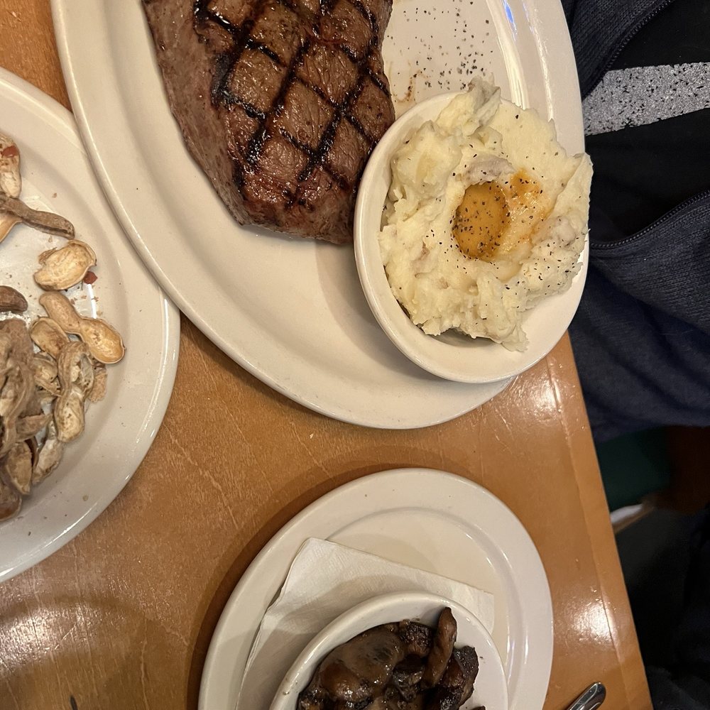 Texas Roadhouse - 11 oz Hand-Cut Sirloin* mashed potatoes and mushroom - Steakhouses Near Me - Littleton, Colorado Texas Roadhouse - 11 oz Hand-Cut Sirloin* mashed potatoes and mushroom - Steakhouses Near Me - Littleton, Colorado