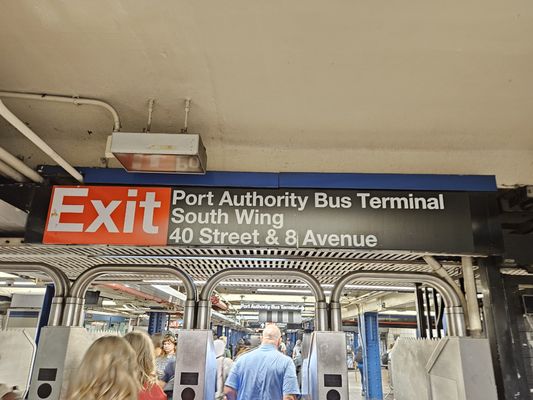 42 St-Port Authority Bus Terminal by null