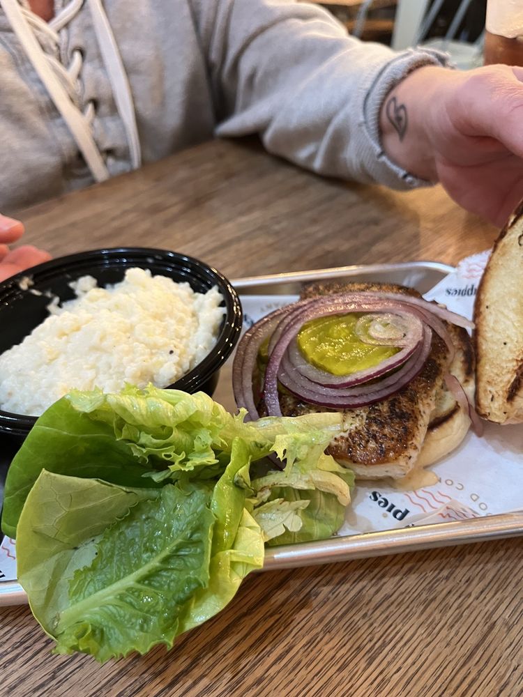 HUSHPUPPIES SEAFOOD KITCHEN 20 Photos & 17 Reviews 1097 N Main St, Summerville, South