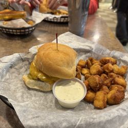 Al's Hamburger Shop - Cheeseburger with Cheese Curds