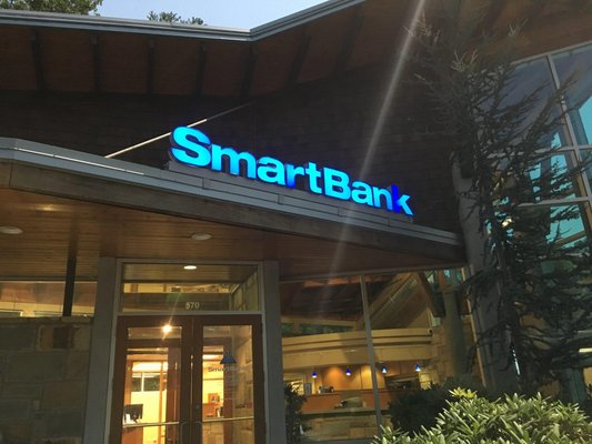 SMARTBANK - Updated June 2026 - 27 Photos - 1011 Pkwy, Sevierville ...