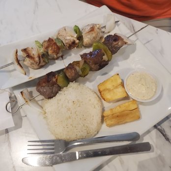 Caracas Bistro - Mixed kabov chicken and beef - Venezuelan Near Me - Mishawaka, Indiana Caracas Bistro - Mixed kabov chicken and beef - Venezuelan Near Me - Mishawaka, Indiana
