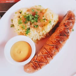 Heidi's - Bradwurst con pure de papa