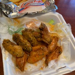 Hotlanta Wings - 10 Wing Combo hot and lemon pepper