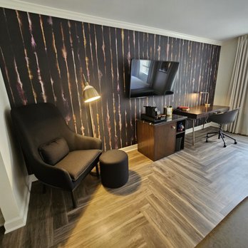 Hotel Deco Omaha, Tapestry Collection by Hilton - Hotels Near Me - Omaha, Nebraska Hotel Deco Omaha, Tapestry Collection by Hilton - Hotels Near Me - Omaha, Nebraska