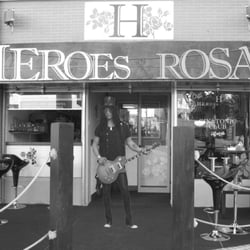 Heroes & Rosas