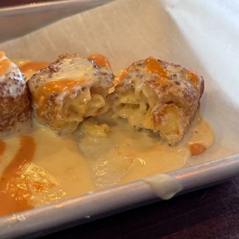 Royale with Cheese - Fried Mac and Cheese cut open - Burgers Near Me - Detroit, Michigan Royale with Cheese - Fried Mac and Cheese cut open - Burgers Near Me - Detroit, Michigan