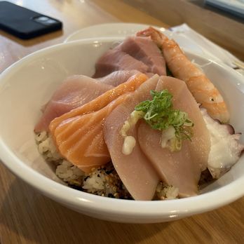 Fillet Sushi - Sushi Bars Near Me - Monrovia, California