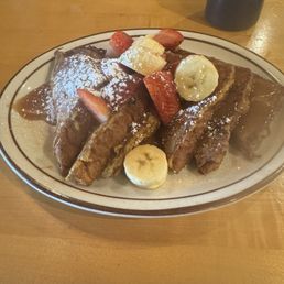 French Toast with Strawberries, Banana and Caramel Sauce