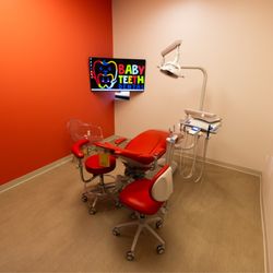 Baby Teeth Dental - Bright colors