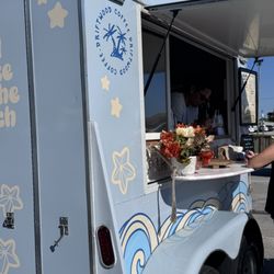 Driftwood Coffee - Cute coffee cart set up.