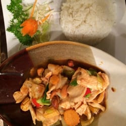 Phad Thai - Cashew nuts & chicken Njam!