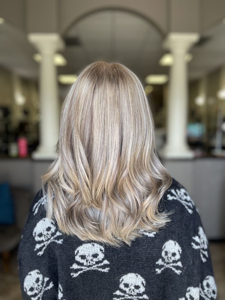 Strandz Salon Image