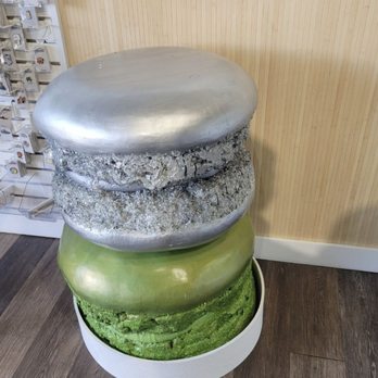 Puffy Pandy - Large Macaroons as you walk in! - Desserts Near Me - Seattle, Washington