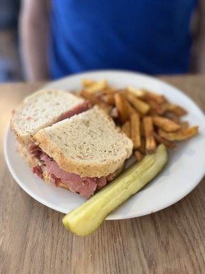 Bill Peyto's Cafe by null