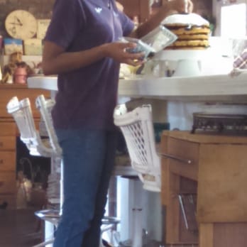 Brief Escape - Making cakes - Seafood Near Me - Reidsville, Georgia Brief Escape - Making cakes - Seafood Near Me - Reidsville, Georgia