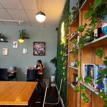 Café Crème - Interior - Coffee & Tea Near Me - Austin, Texas