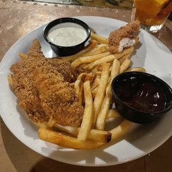 Owl'n Thistle Irish Pub - Chicken Strips & fries