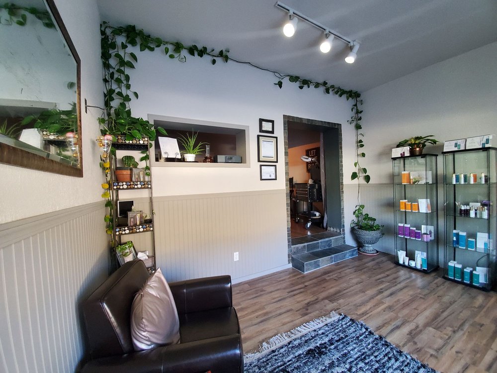 GLOW BEAUTY LOUNGE 113 1/2 Cottage Ave, Cashmere, Washington