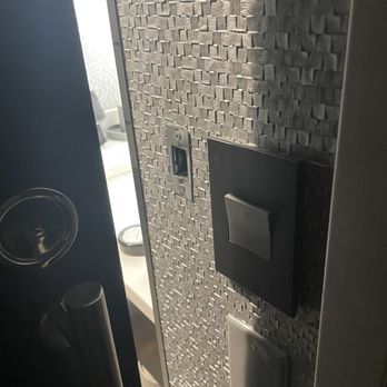 The Clancy, Autograph Collection - Bathroom door won't close - Hotels Near Me - San Francisco, California The Clancy, Autograph Collection - Bathroom door won't close - Hotels Near Me - San Francisco, California
