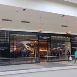 Ermenegildo Zegna Outlet - Storefront