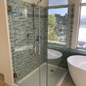Yani Team Glass - Glass shower enclosure in remodeled bathroom - Glass & Mirrors Near Me