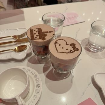 Hello Kitty Cafe - Chocolate mousse with strawberries - Cafes Near Me - Irvine, California Hello Kitty Cafe - Chocolate mousse with strawberries - Cafes Near Me - Irvine, California